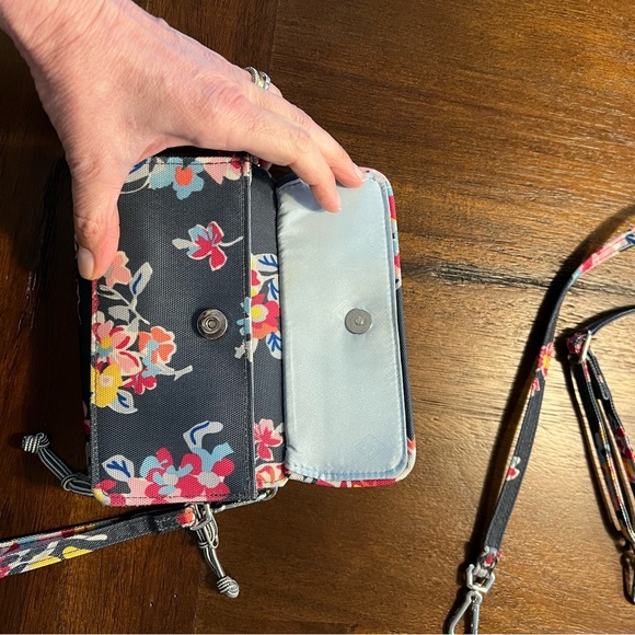 Wallet with stripe - Picture 3 of 5